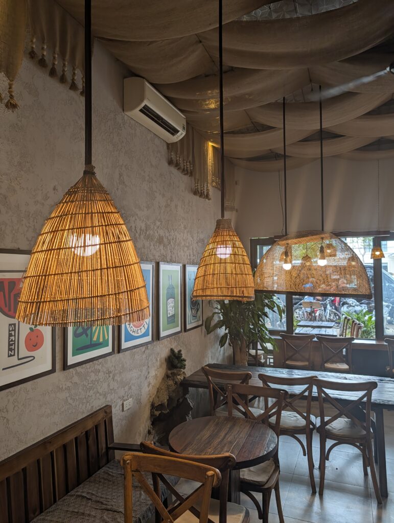 Cantine Tam Coc Italian Kitchen - Interior Lights