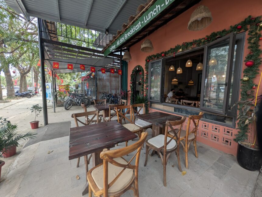 Where to Eat in Tam Coc for First Time Visitors
